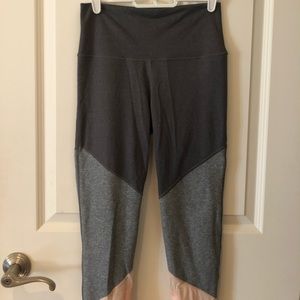 COLOR BLOCK ACTIVE LEGGINGS W/ MESH DETAIL